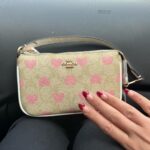 کیف دستی زنانه کوچ مدل Nolita 19 طرح قلب - تصویر 2