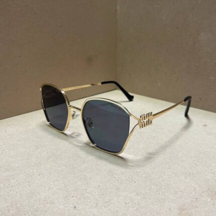 عینک زنانه میو میو