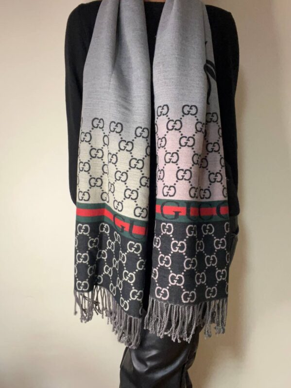 شال موهر گوچی